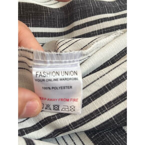 Women's Fashion Union Black and White Stripped Dress w Side Slits Size US large - Picture 5 of 6